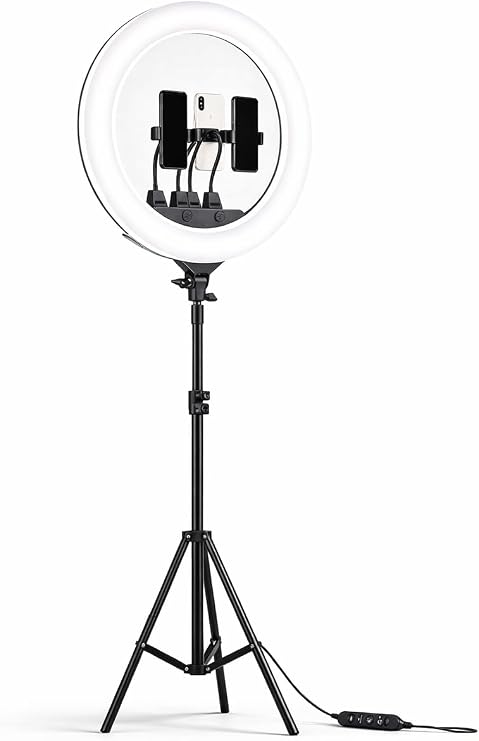 22 İnç Profesyonel Ring Light – 3 Telefon Tutuculu, 3 Işık Modlu, Kademesiz Parlaklık Ayarlı, Çift USB Çıkışlı, 5m Uzaktan Kumandalı, Metal Tripodlu LED Stüdyo Aydınlatma Sistemi