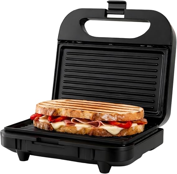 BLACK+DECKER BXSA752 Sandwich Maker 750 W Grill Plates 21.5 x 12.5 cm Non-Stick Coating Quick Heating Compact and Space Saving